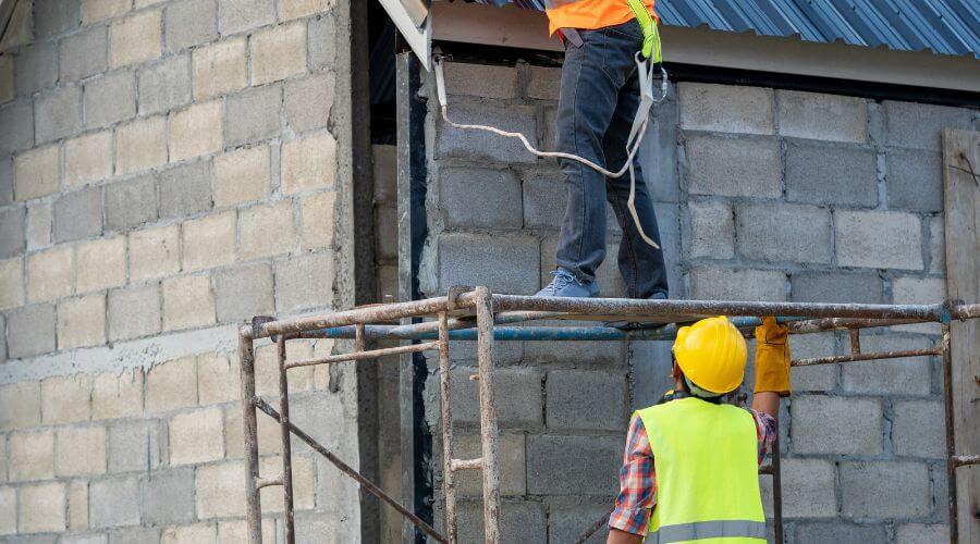 Professional gutter cleaning in Sun City, AZ